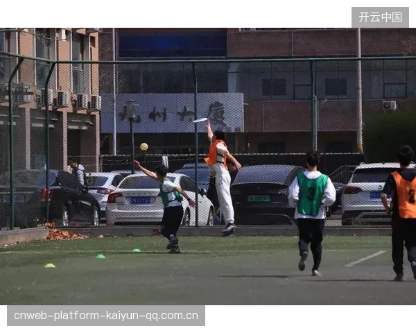 飞盘世界赛出现80米长传绝杀：赛场上的极致瞬间